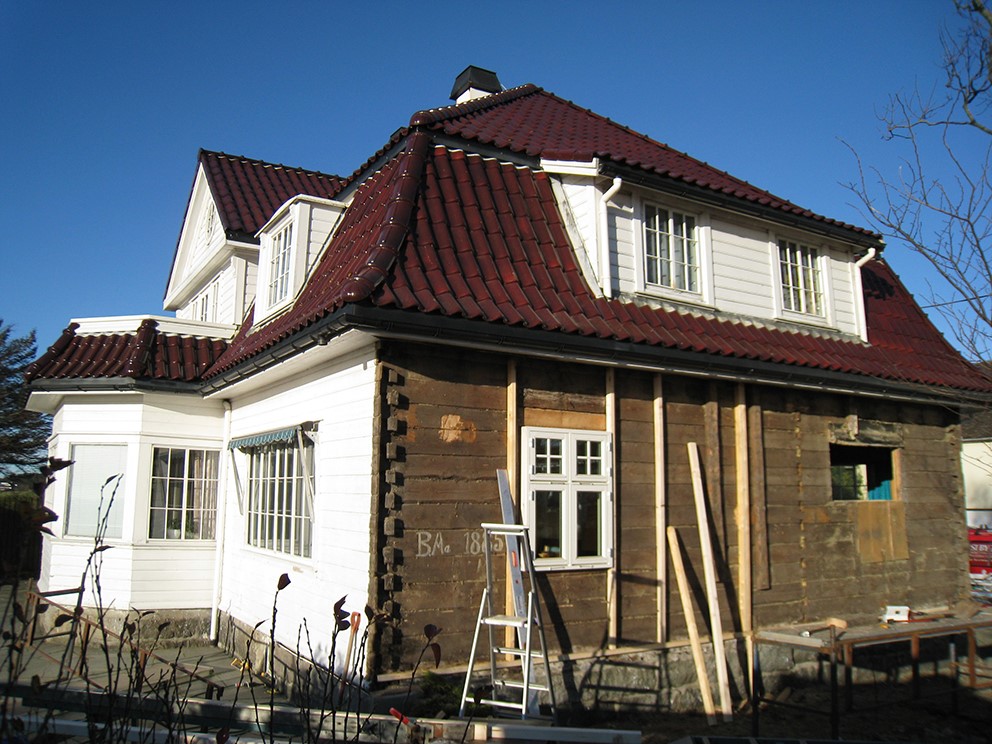Mesterhus tilbyr både nye husprosjekter og rehabilitering av eldre hus.