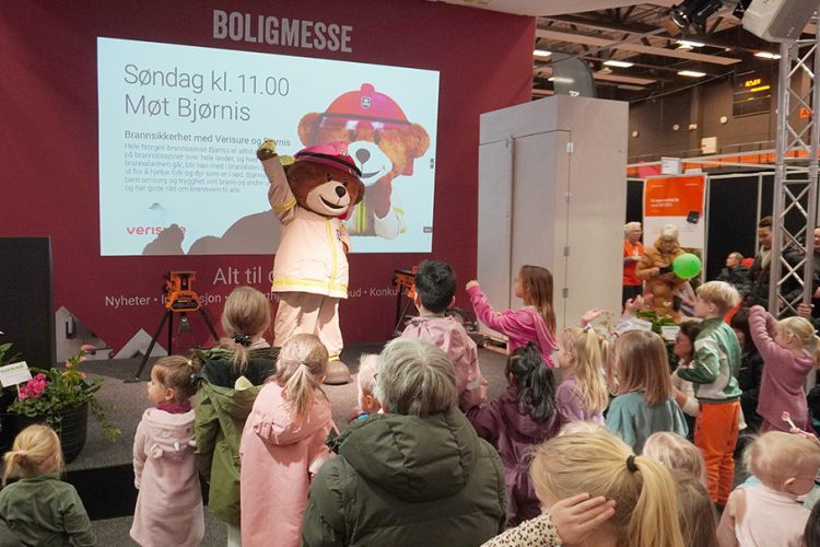 Brannbamsen Bjørnis – Norges viktigste bamse – kommer til Boligmesse!